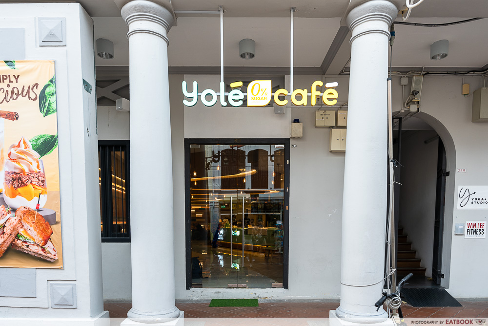 Yole Cafe - entrance