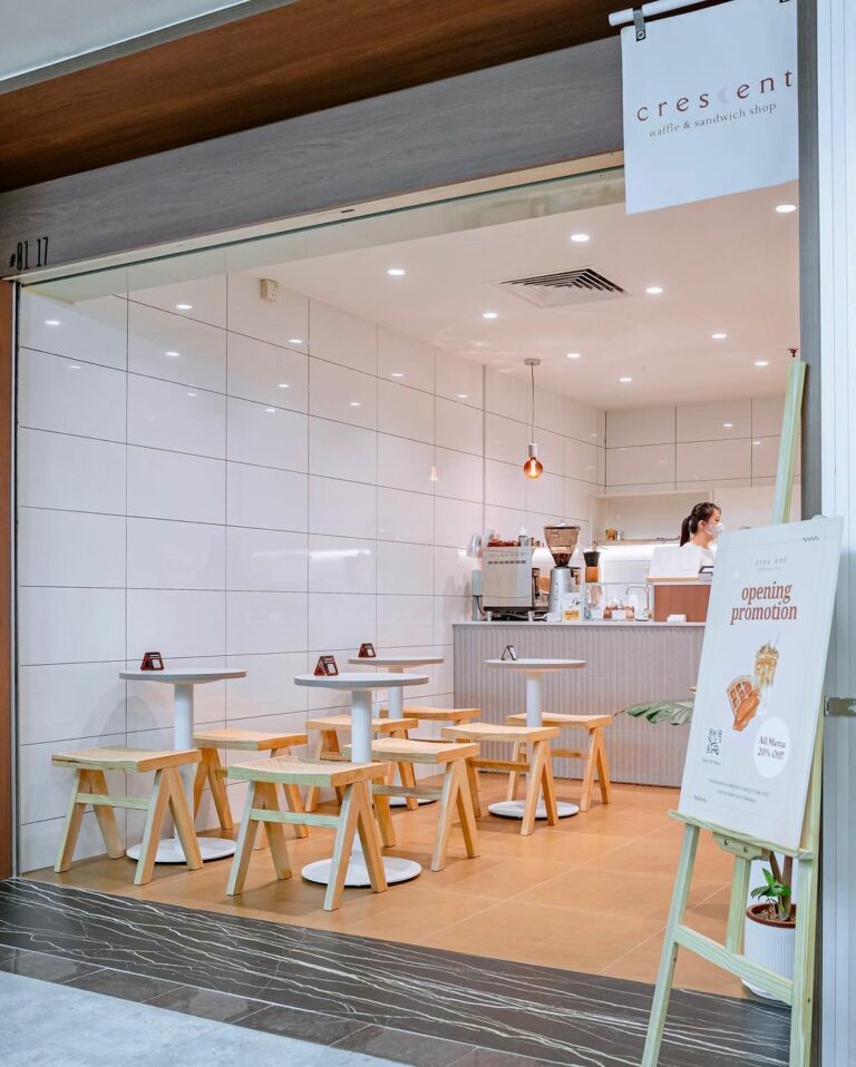 Crescent Waffle & Sandwich Shop 2 Pandan Waffles In Fortune Centre