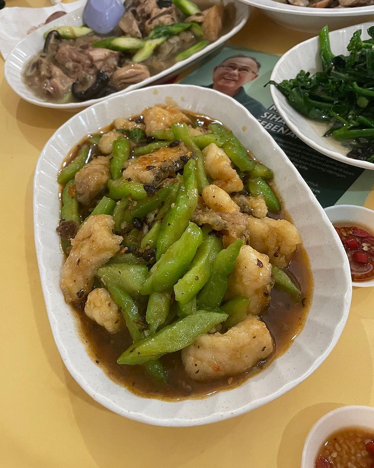 hong kong style kitchen bittergourd fish