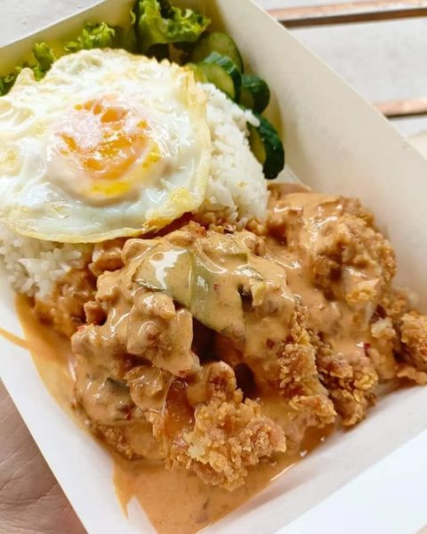kai-siam-creamy-tom-yum-thai-crispy-chicken-rice