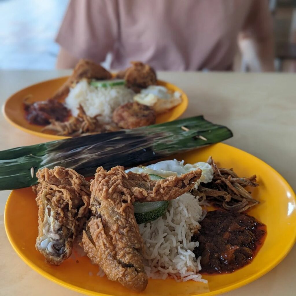 Mizzy Corner: Nasi Lemak In Changi Village Since 1997 | Eatbook.sg