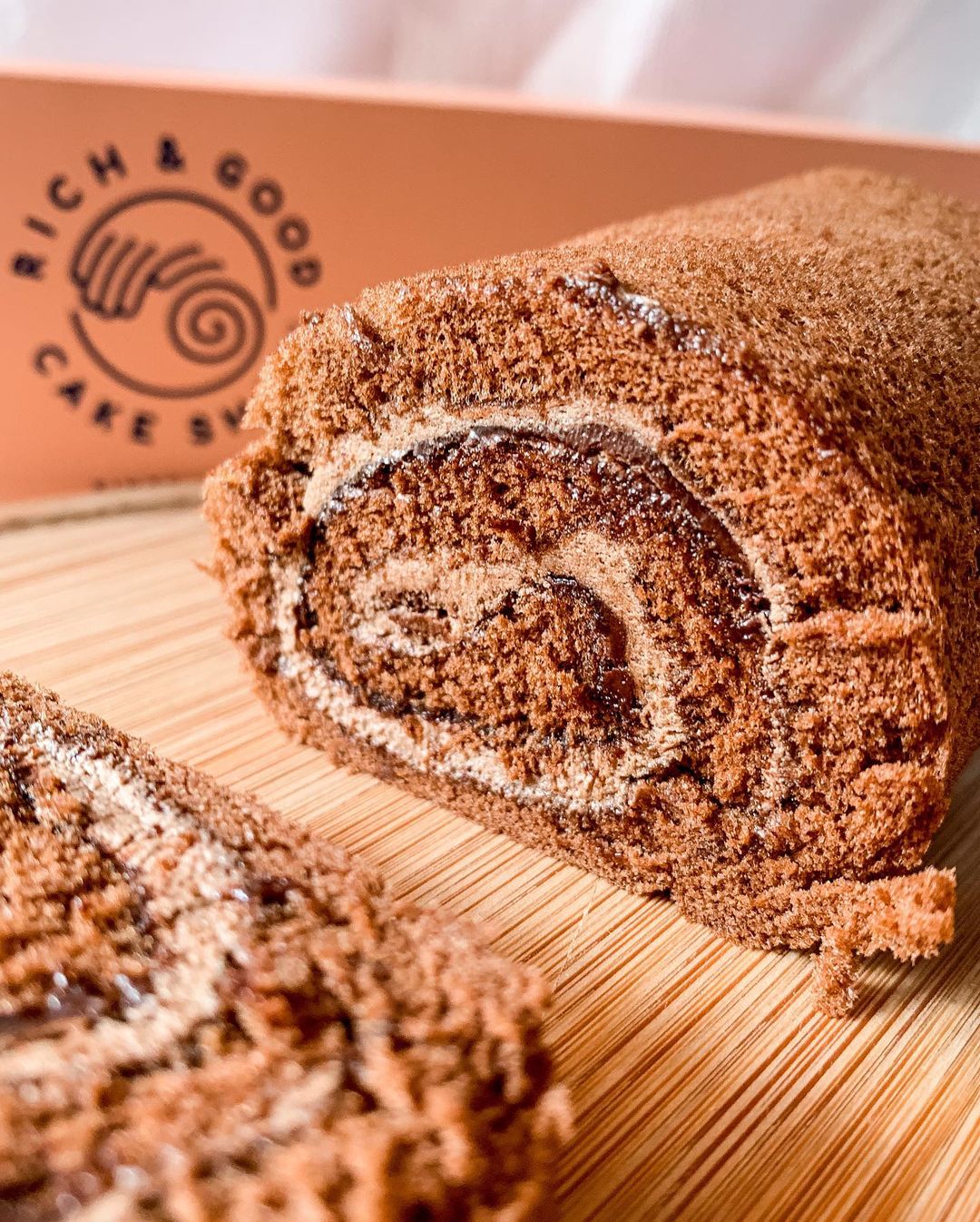 rich-and-good-cake-shop-chocolate-swiss-roll