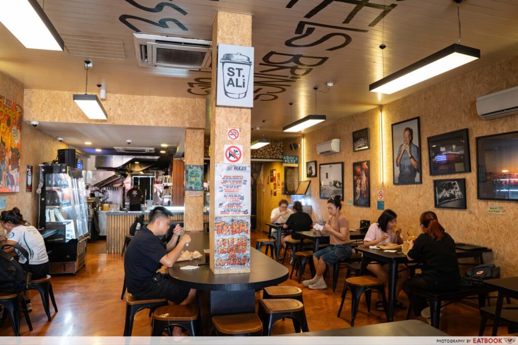 two-men-bagel-joo-chiat-ambience