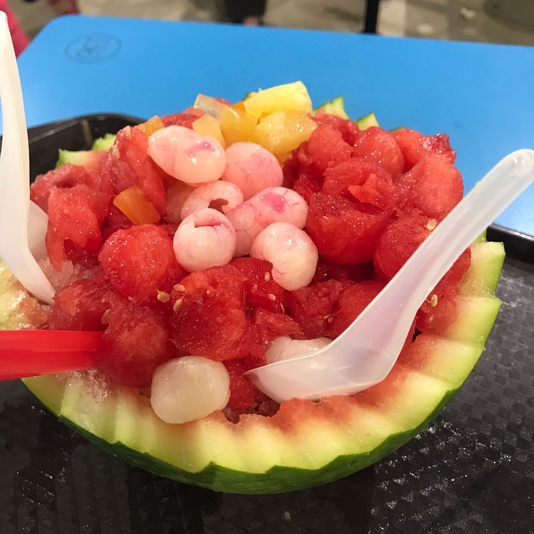 Xue Hua Fei Cold & Hot Drinks: $5 Watermelon Bowl Dessert In Bedok ...