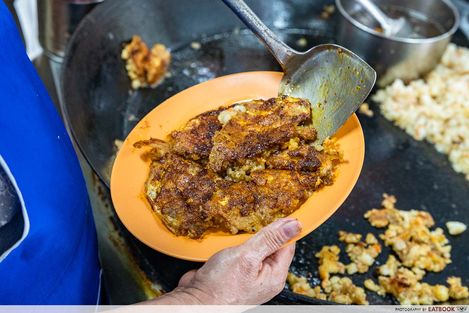 chey sua carrot cake plating