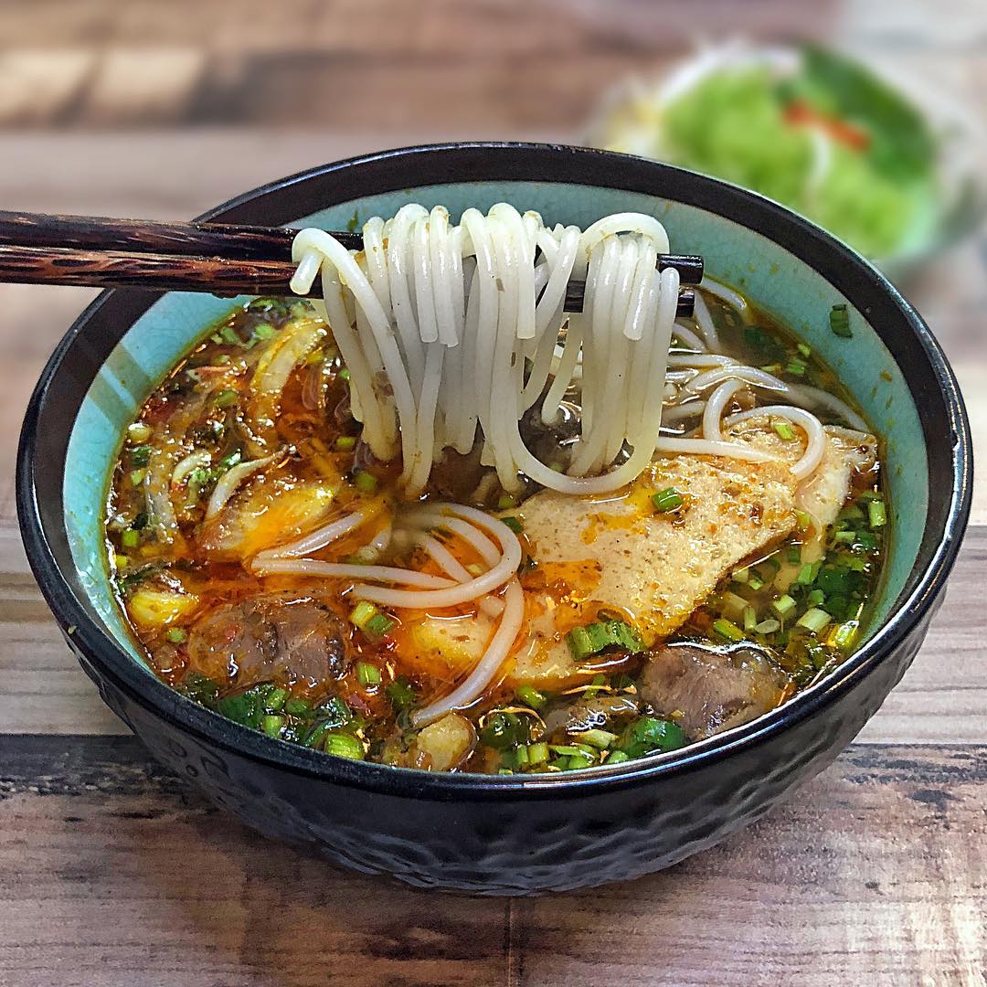 co hai banh mi - bun bo hue