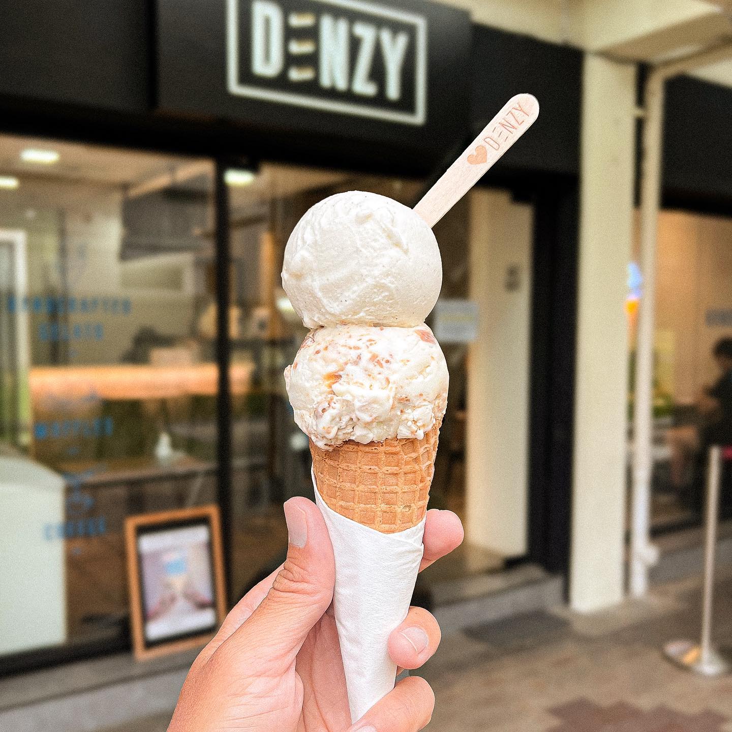 denzy gelato - storefront