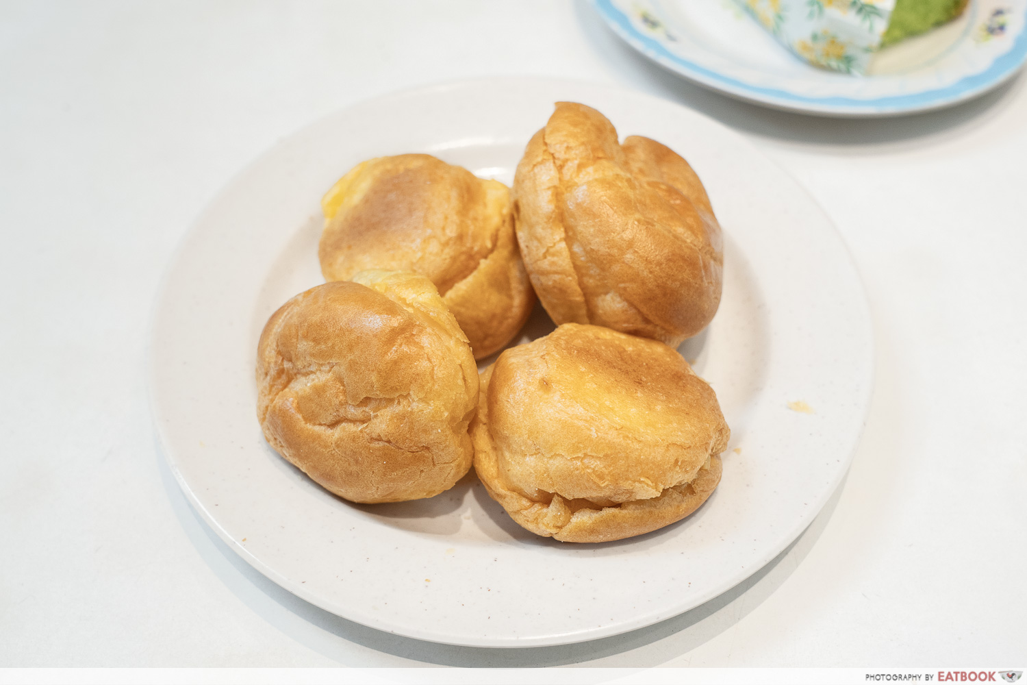 loong-fatt-tau-sar-piah-custard-puff-establishment