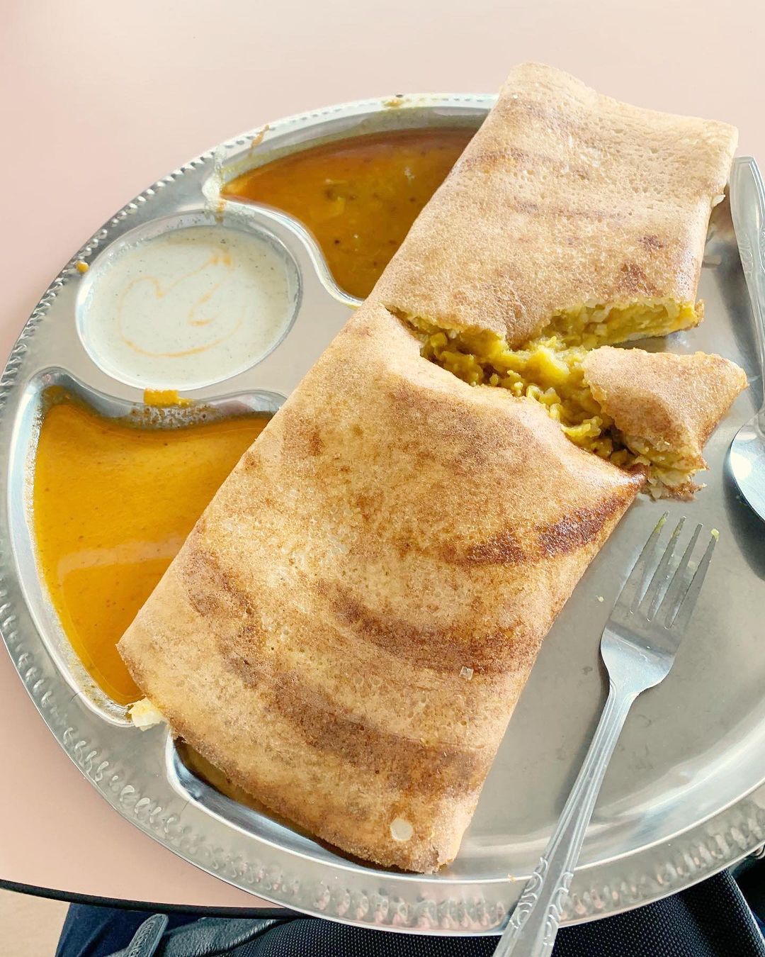 rajarani-thosai-masala-egg-onion-thosai