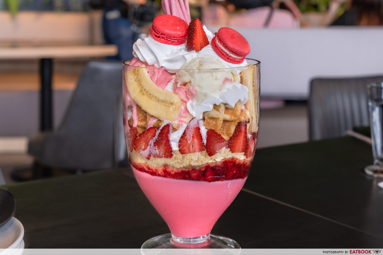 earle swensens- strawberry sundae