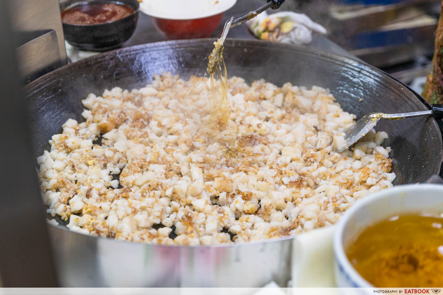 he zhong carrot cake- frying shot