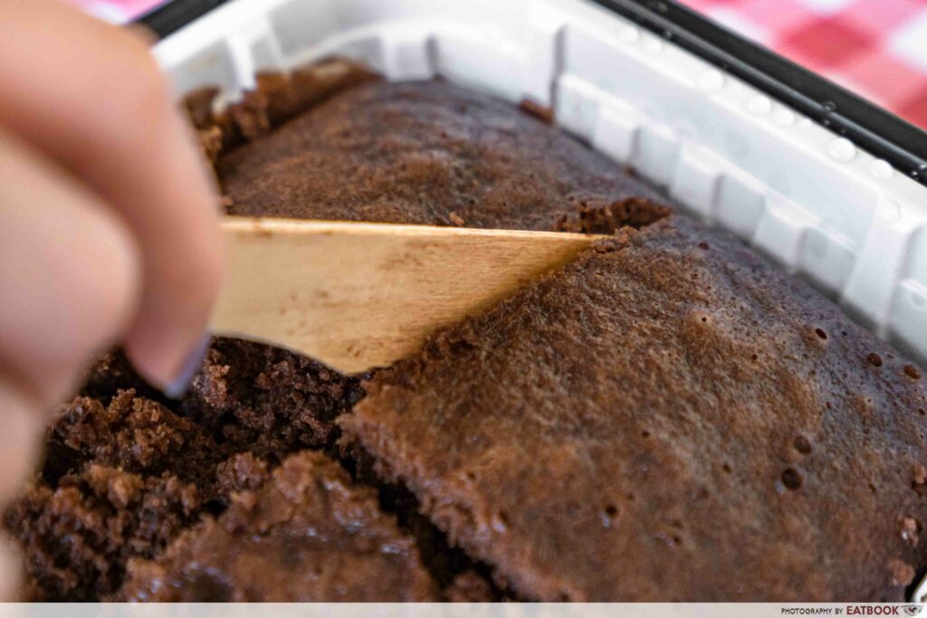 SELF HEATING BROWNIE BOX SLICING