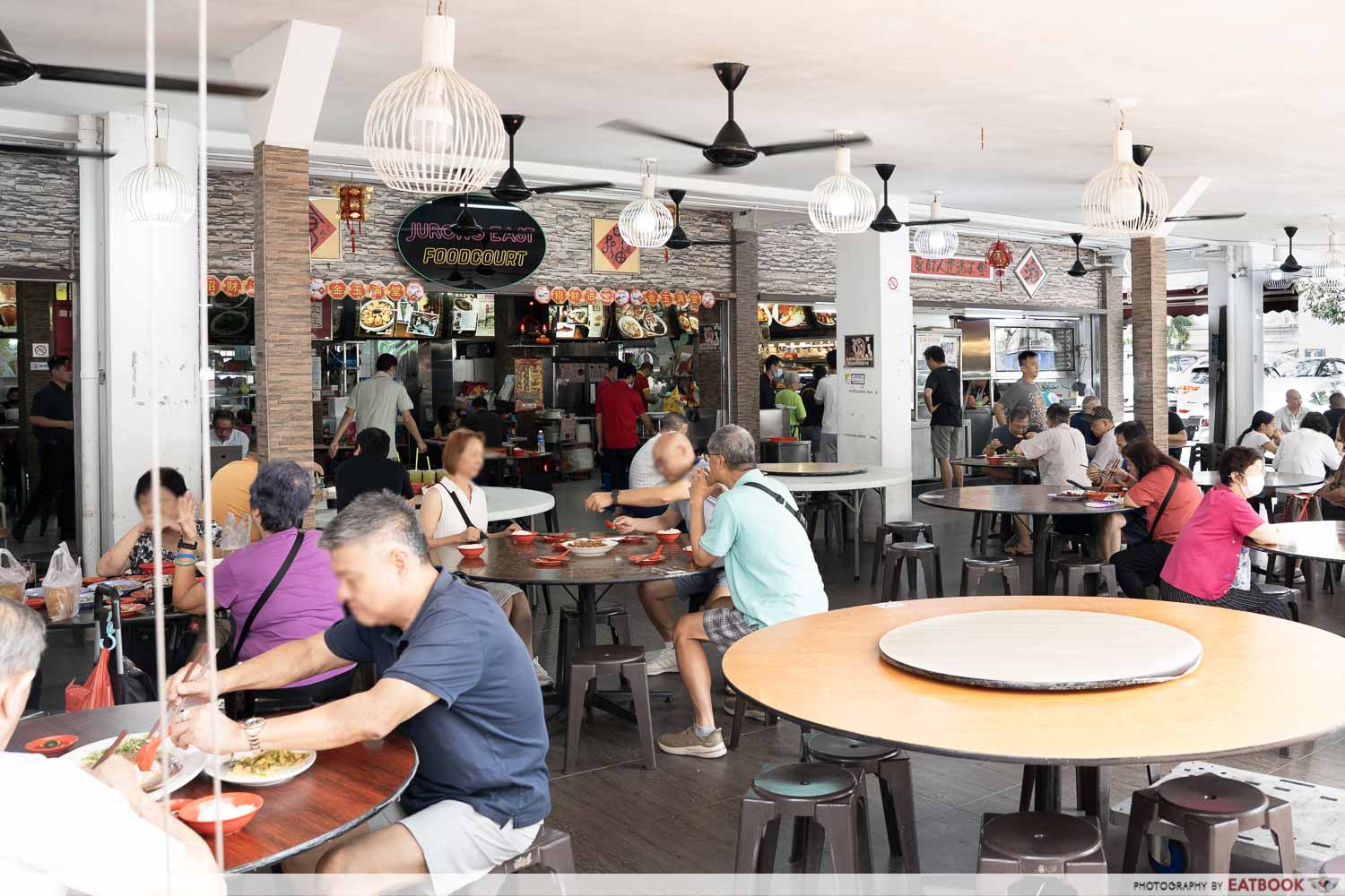 Zai-Shun-Curry-Fish-Head-ambience