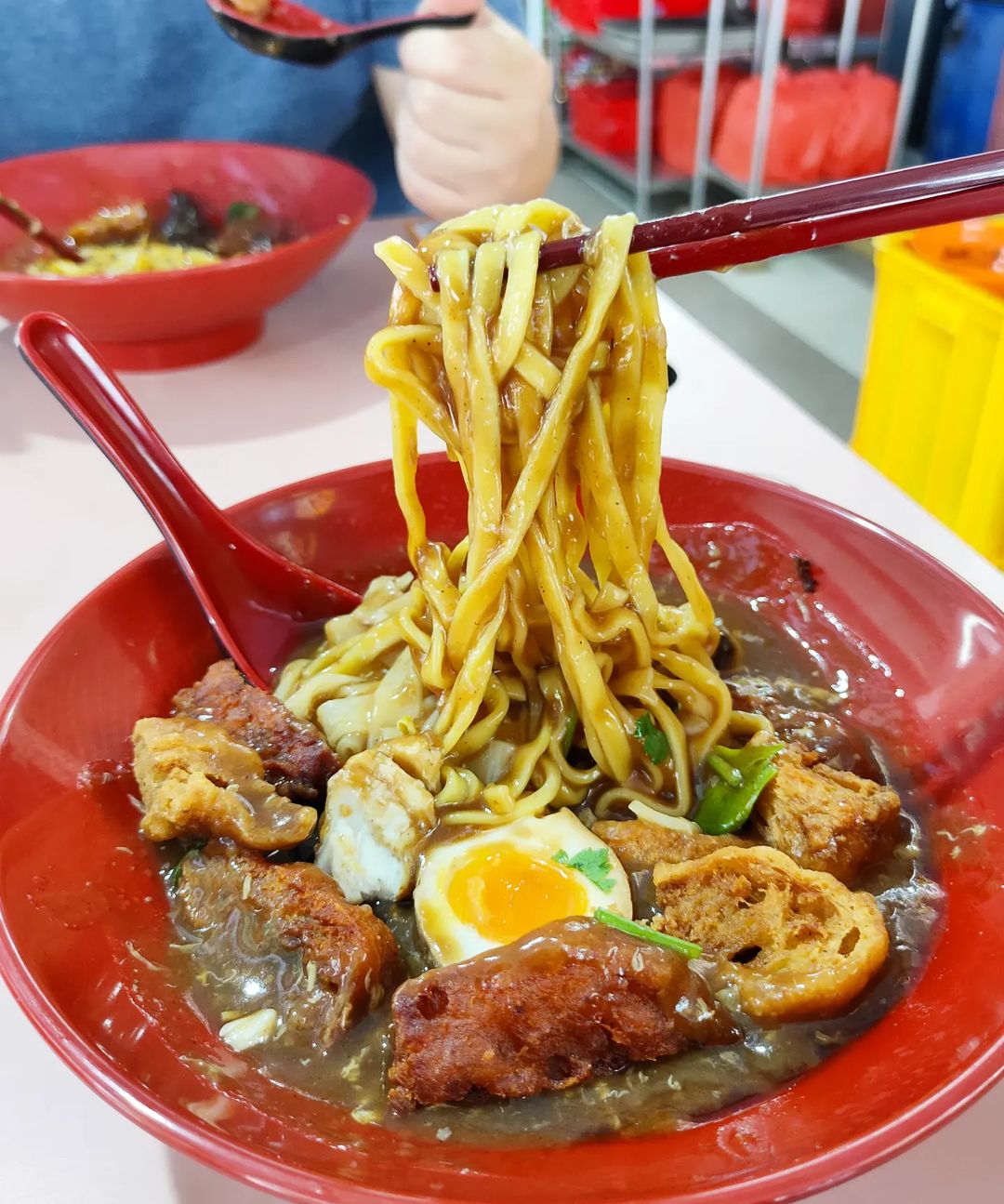 amoy st lor mee - noodle lift