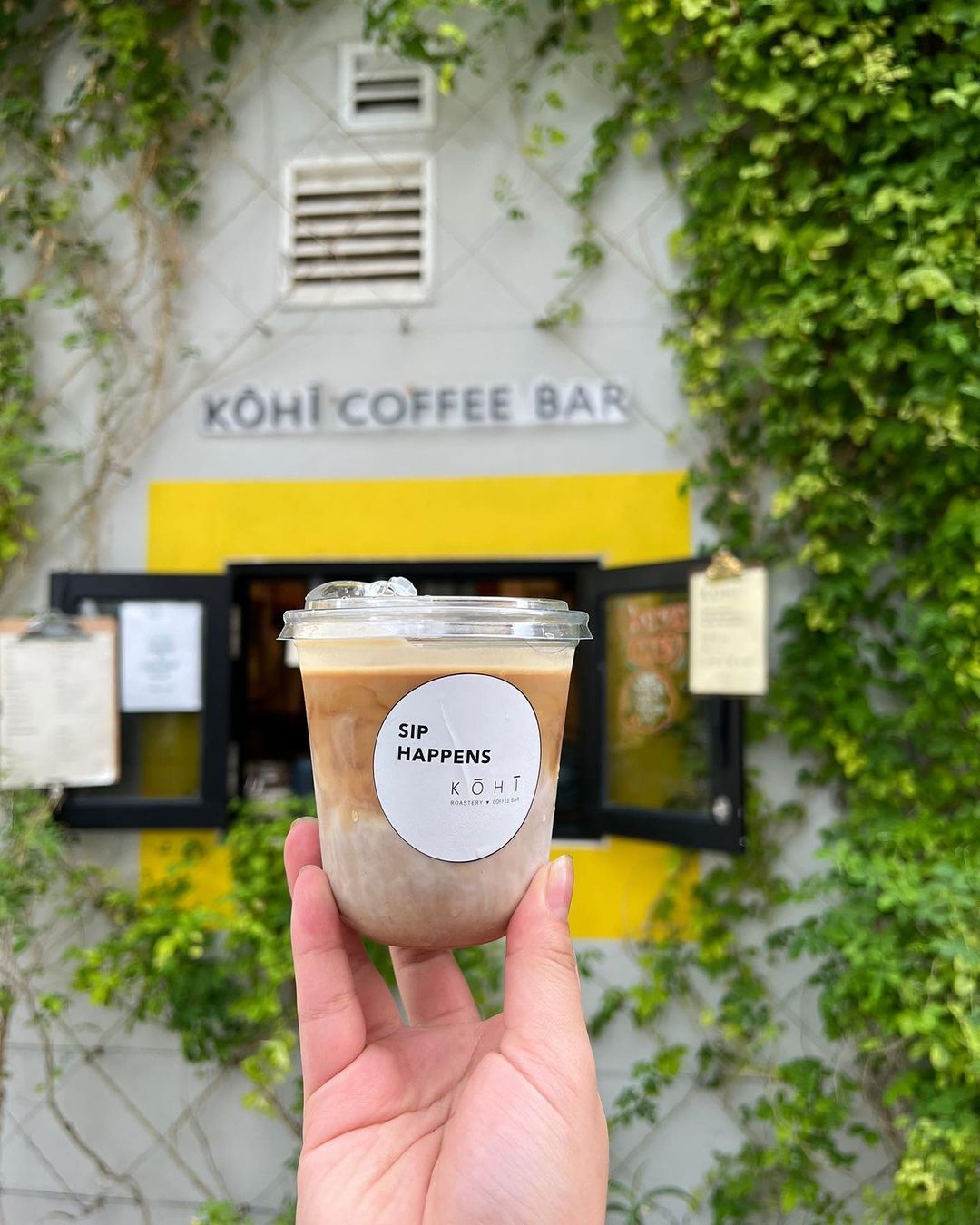 kohi coffee - coffee with storefront 2