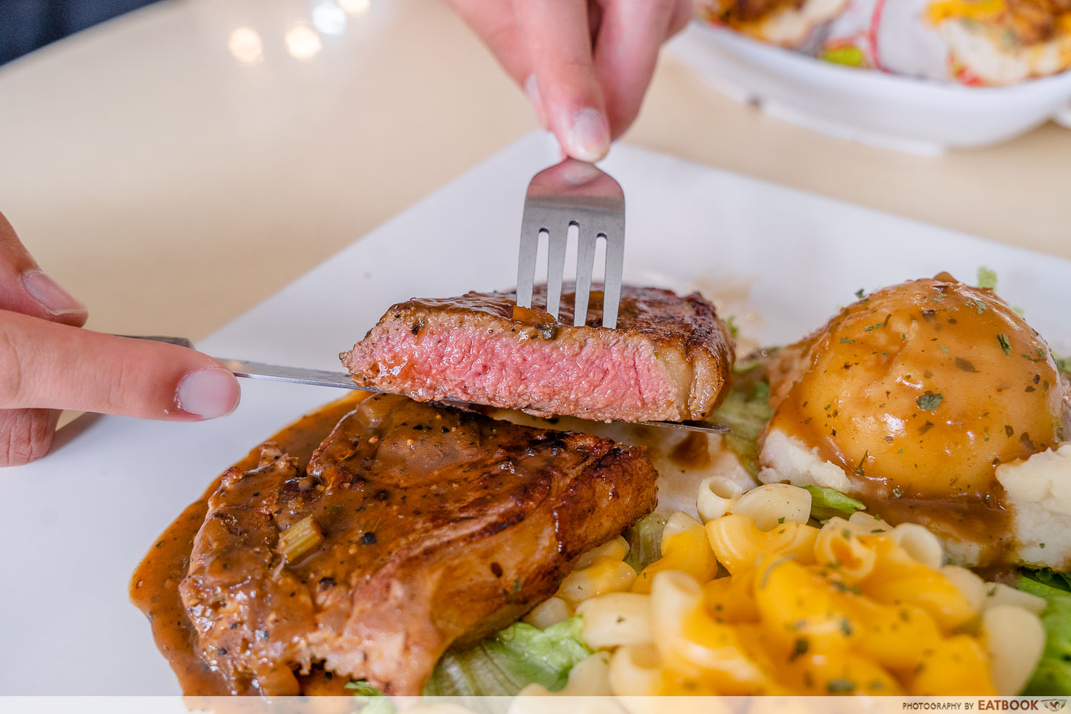 peri peri grille and pasta - black pepper steak