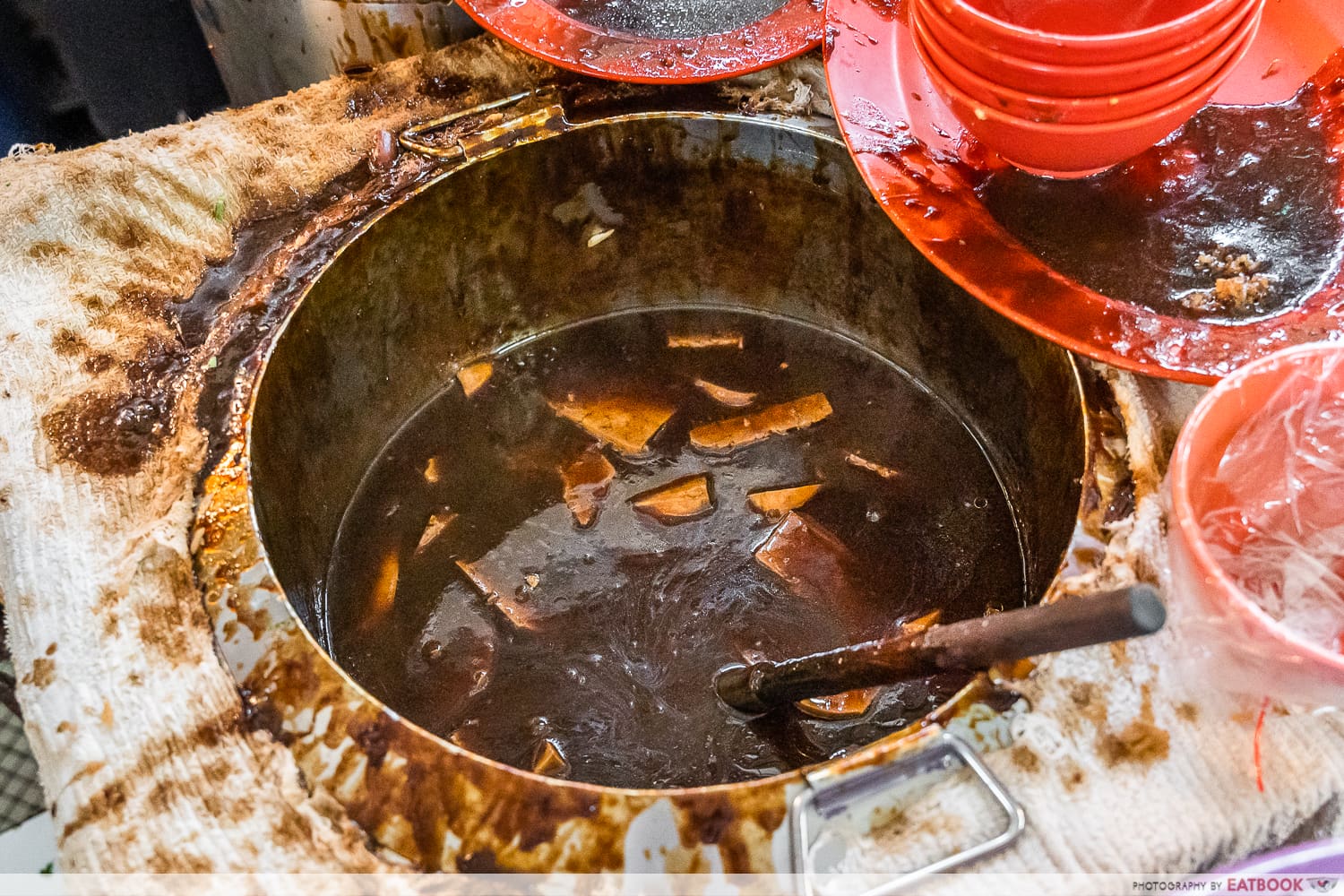 sia kee duck rice gravy pot