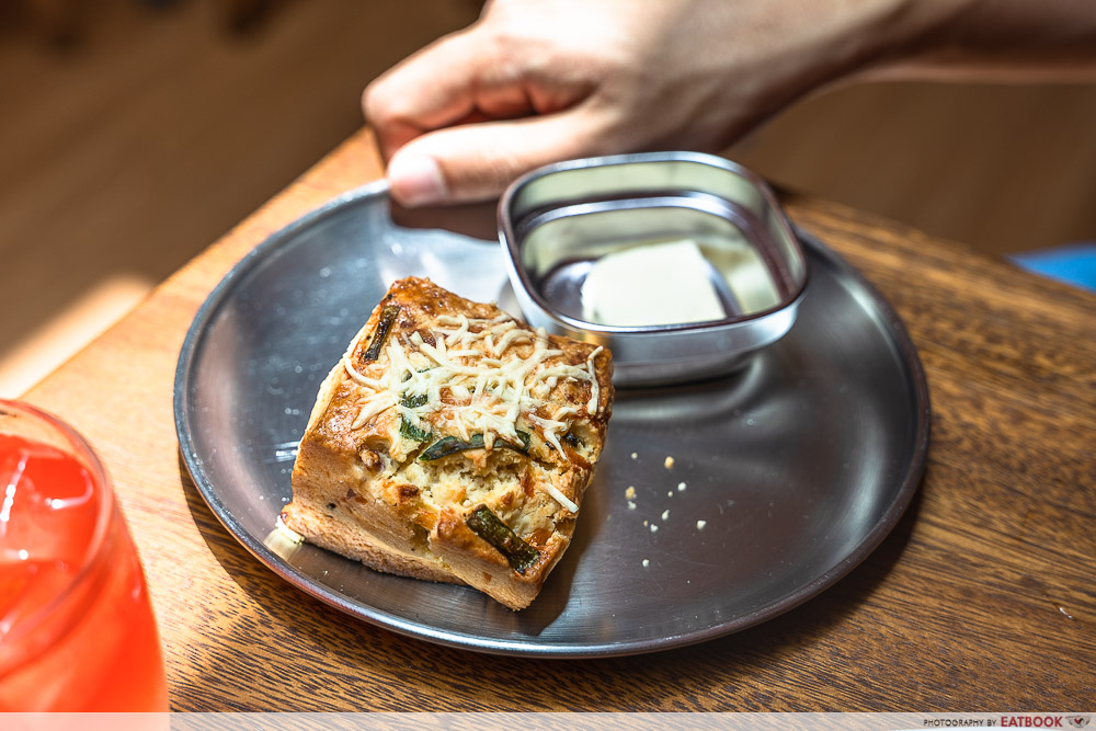 Micro-Bakery-parmesan-scallion-scone