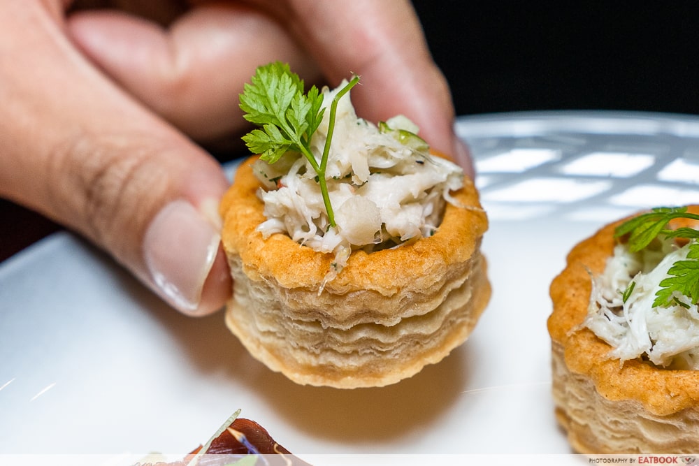 marriott msw lobby lounge - crab vol au vent