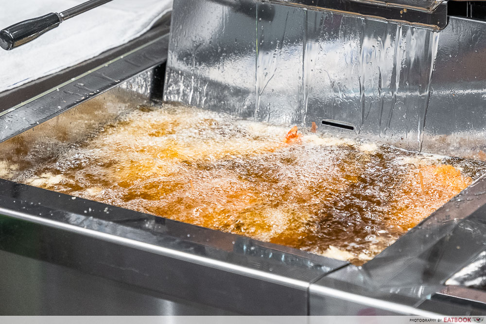 tonkatsu enbiton - deep frying