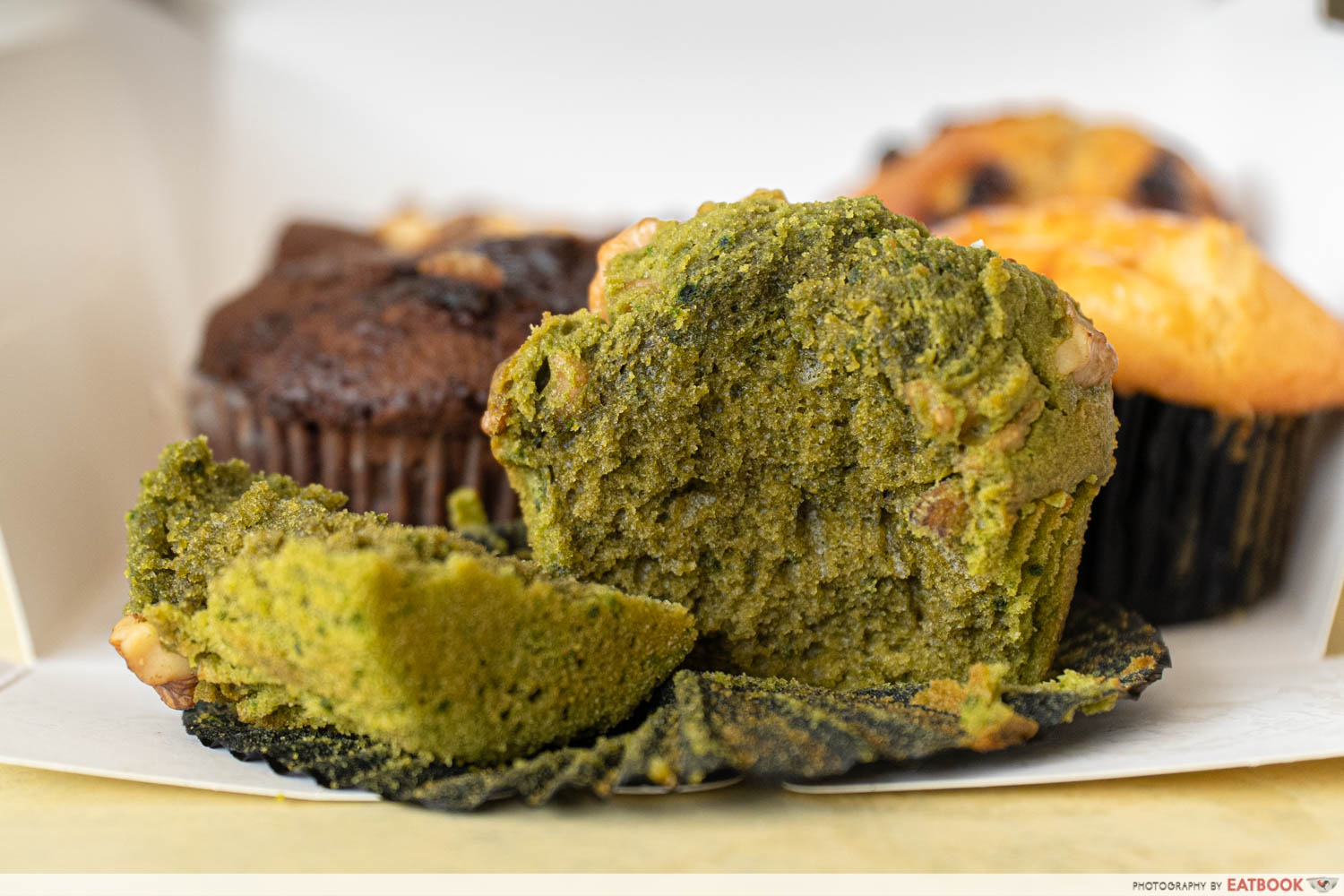 ah-tas-muffins-matcha-walnut