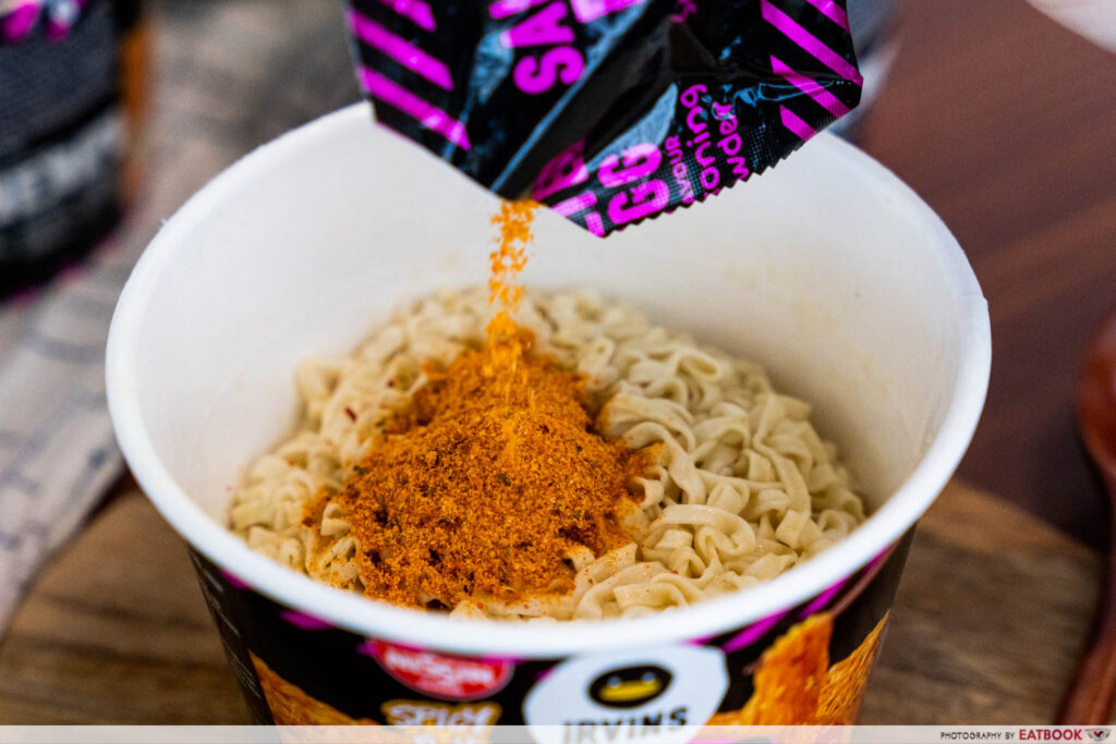NISSIN X IRVINS Has New Mala Salted Egg Instant Noodles | Eatbook.sg