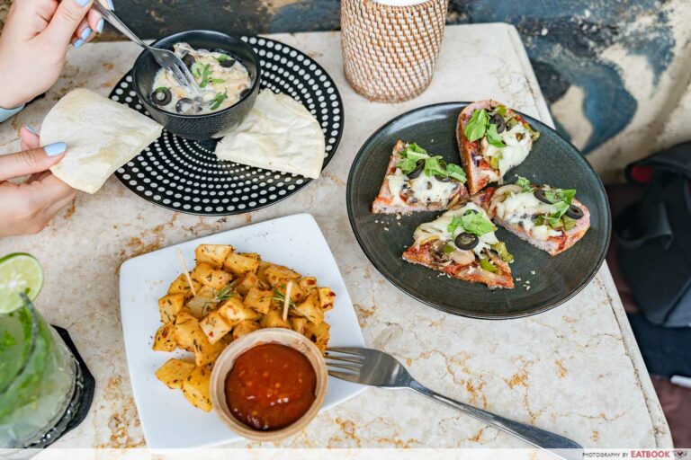 Lazy Cats Cafe Is One Of Ubud's Prettiest Cafes Eatbook.sg