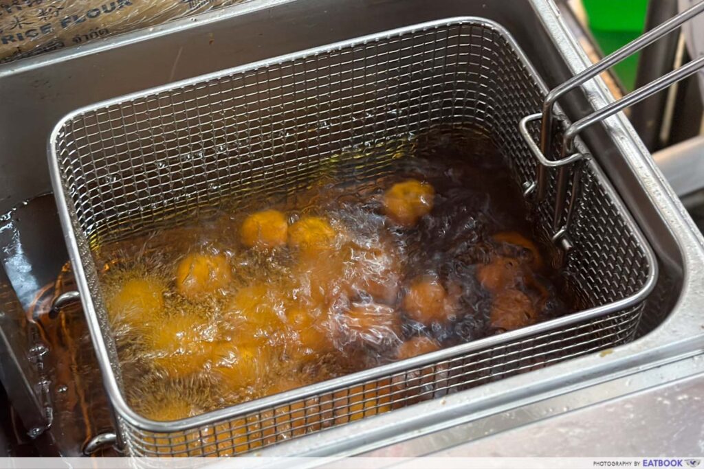 s-fu-ren-sweet-potato-balls-frying