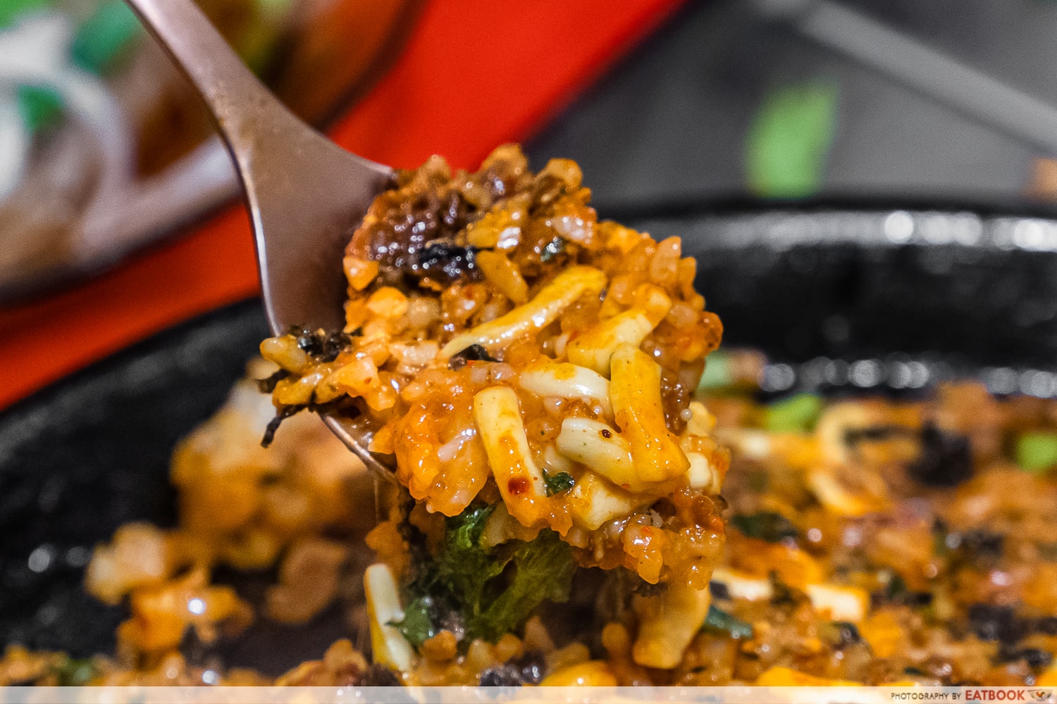 sodeng korean restaurant - pot lid fried rice detail