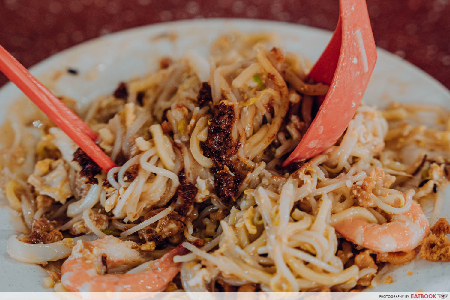 come daily fried hokkien prawn mee - mixing chilli