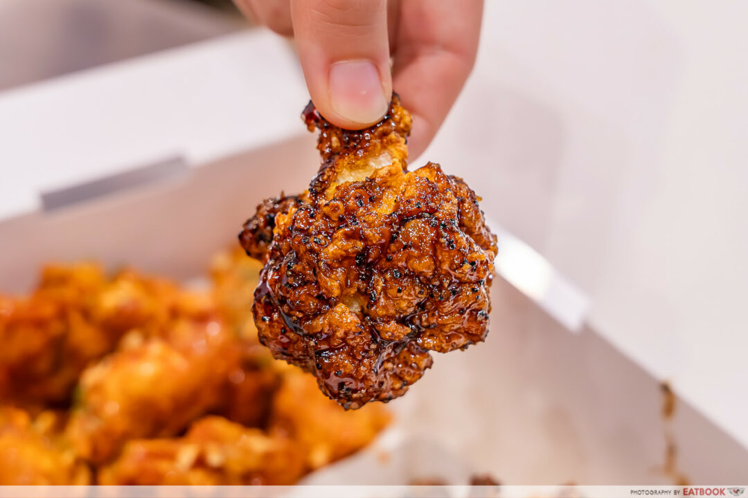 Robert Chicken: Robot Korean Fried Chicken Chain In Great World ...