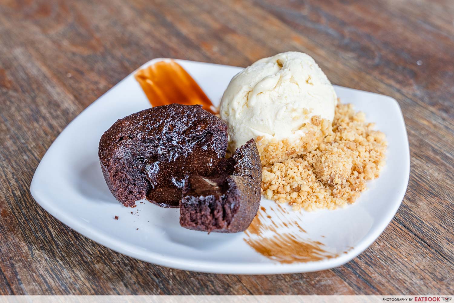 robertson-walk-wine-connection-tapas-bar-and-bistro-chocolate-lava-cake