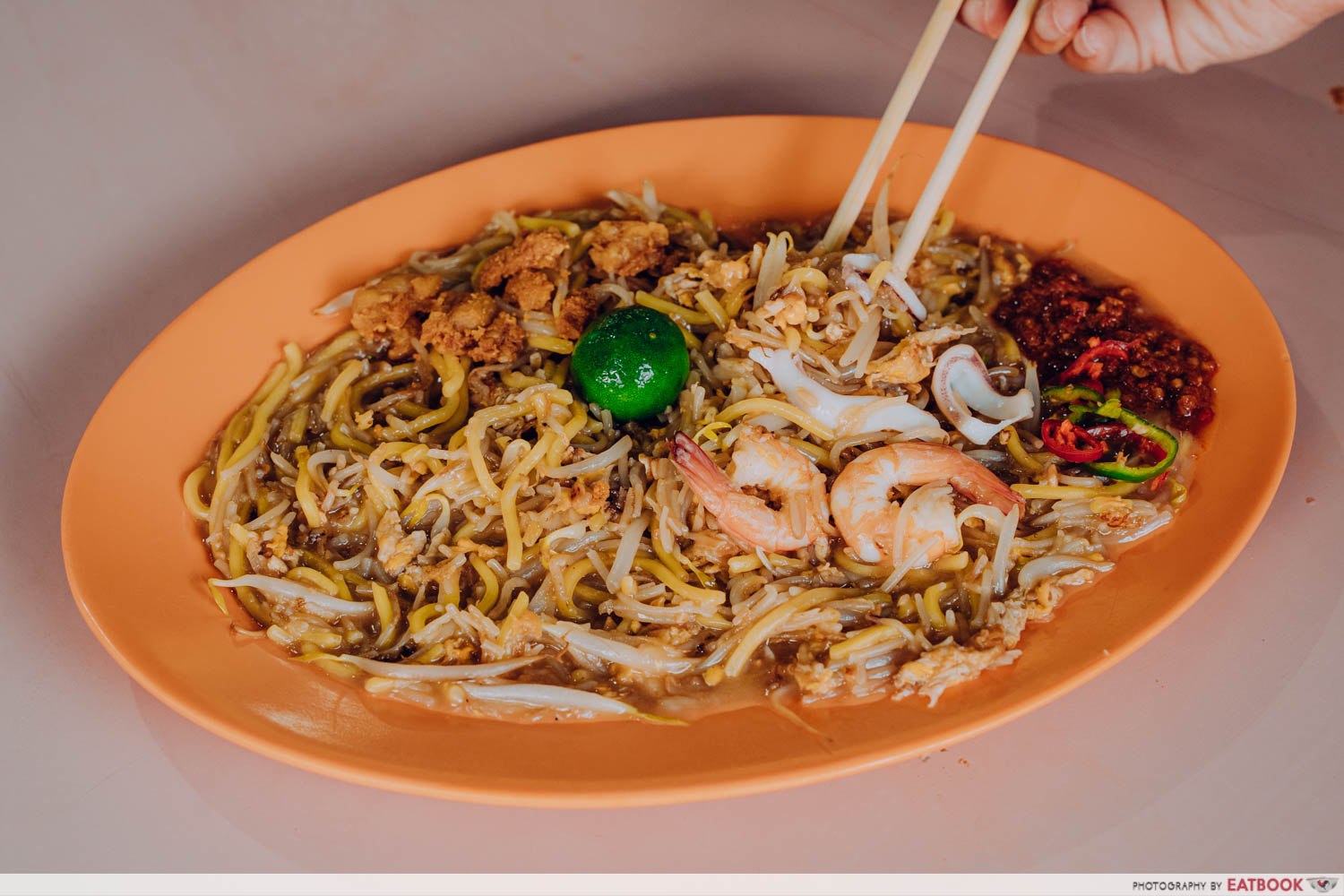 singapore fried hokkien mee - flatlay intro