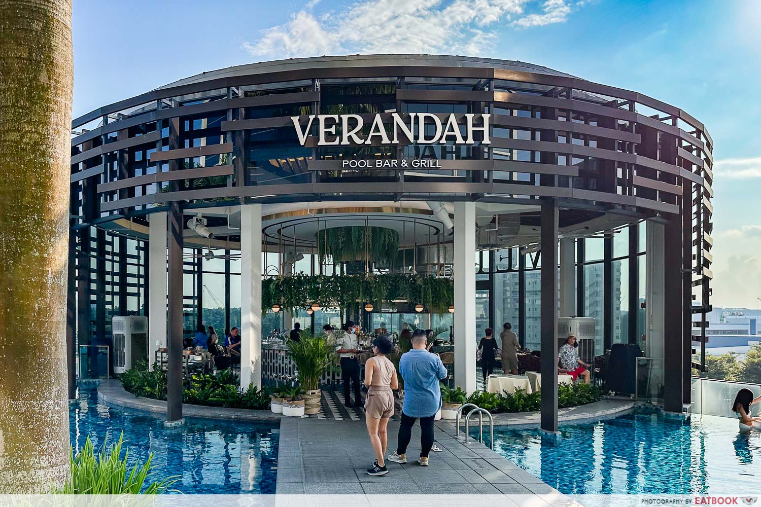 verandah-pool-bar-and-grill-exterior