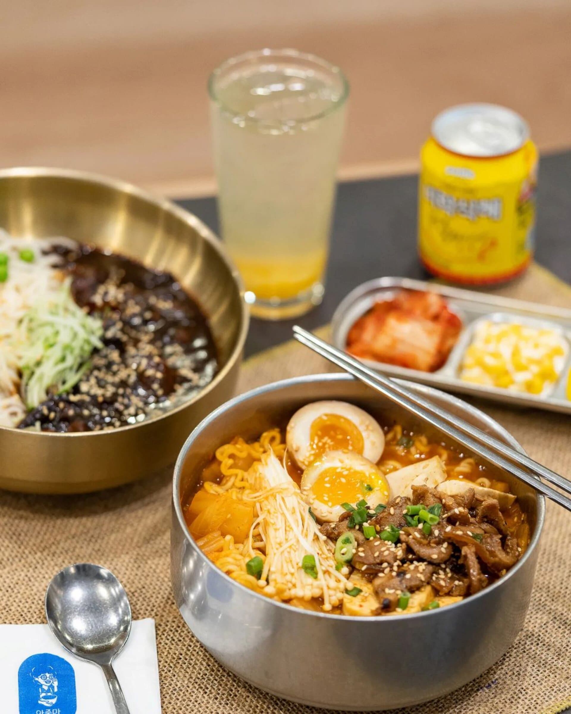 Ajummas_Ramyeon_lunch_set