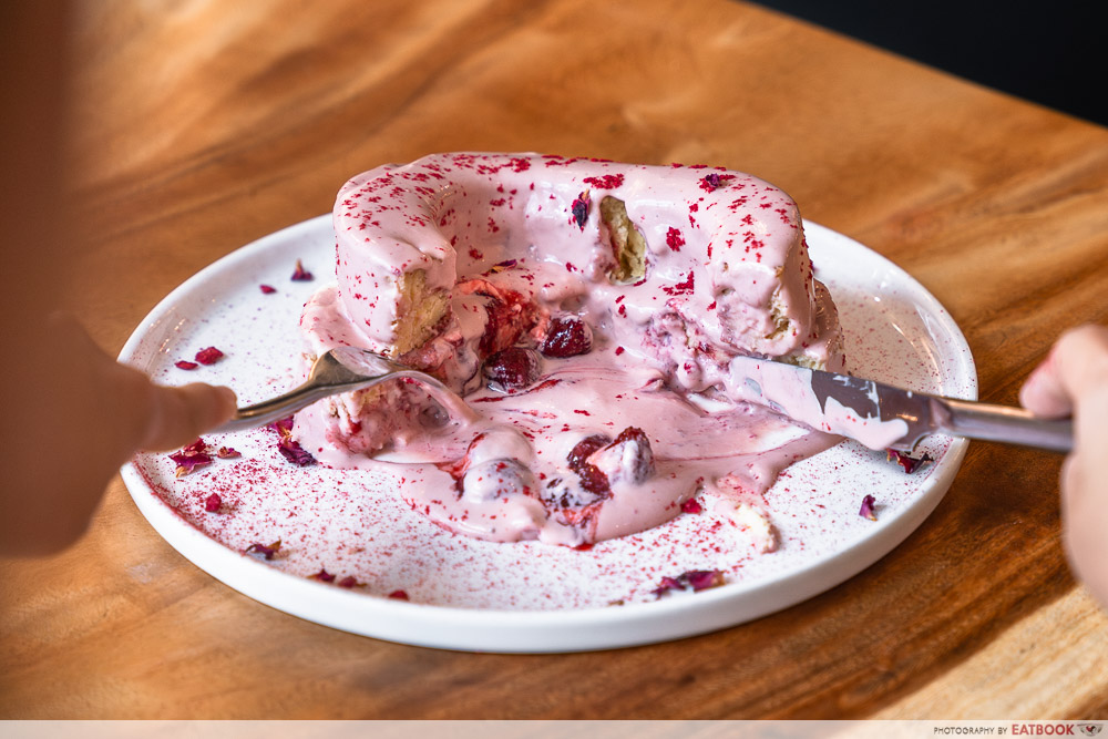Cotelato-pinky-lava-with-strawberry-cream (13)