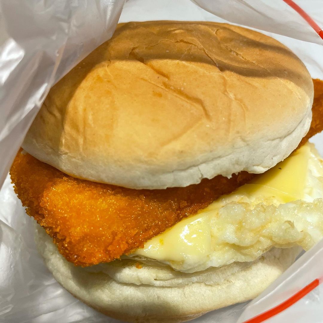la-pona-snack-bar-fish-burger