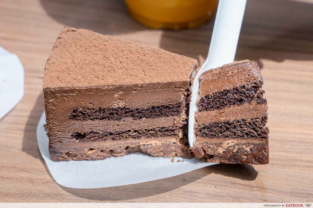 luckin-coffee-jewel-chocolate-cake