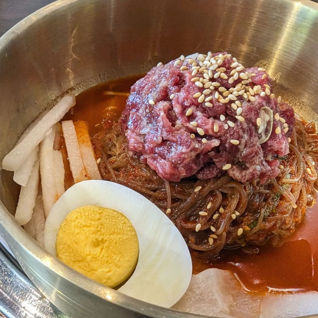 Guiga-Korea- BBQ -Restaurant-yukhoe-bibim-naengmyeon (4)