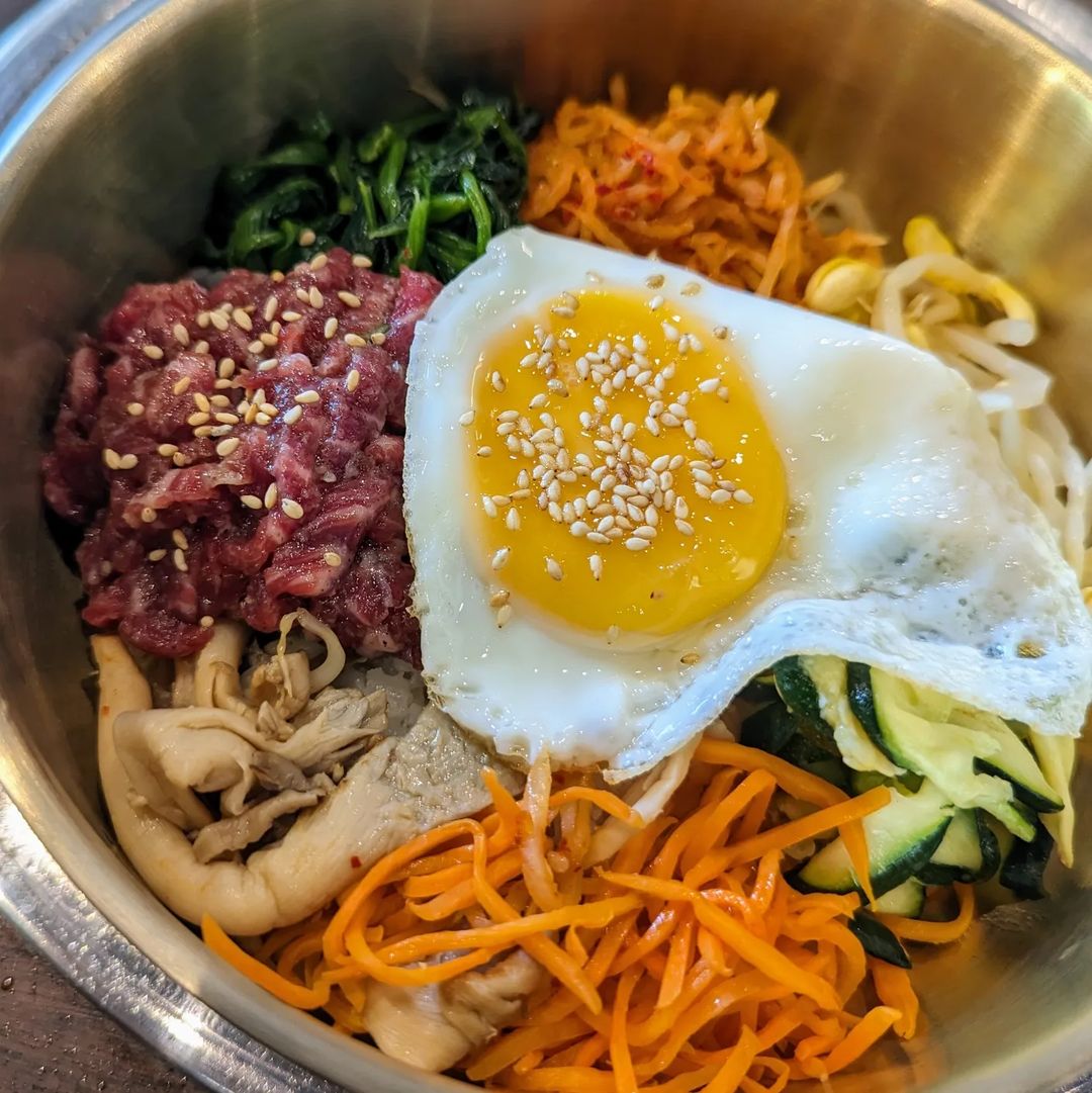 Guiga-Korea- BBQ -Restaurant-yukhoe-bibimbap (1)