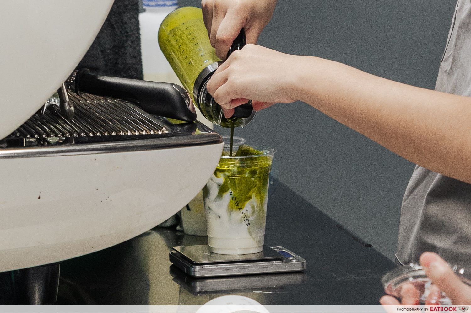 nowafter-cafe-matcha-barista-pouring