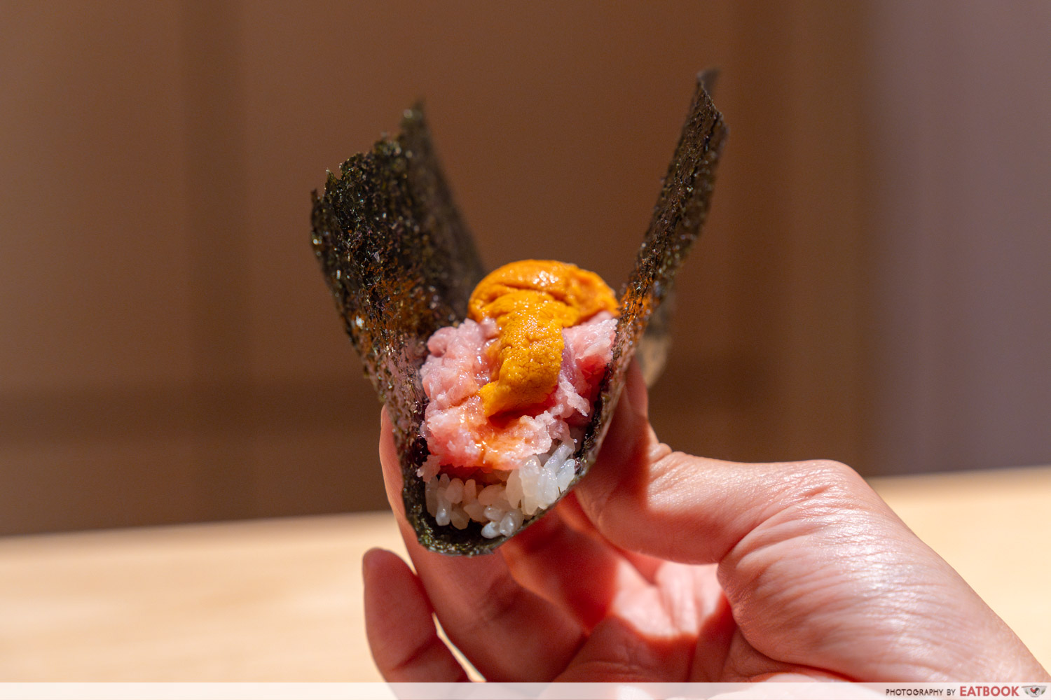 haku sushi - uni & negitoro handroll