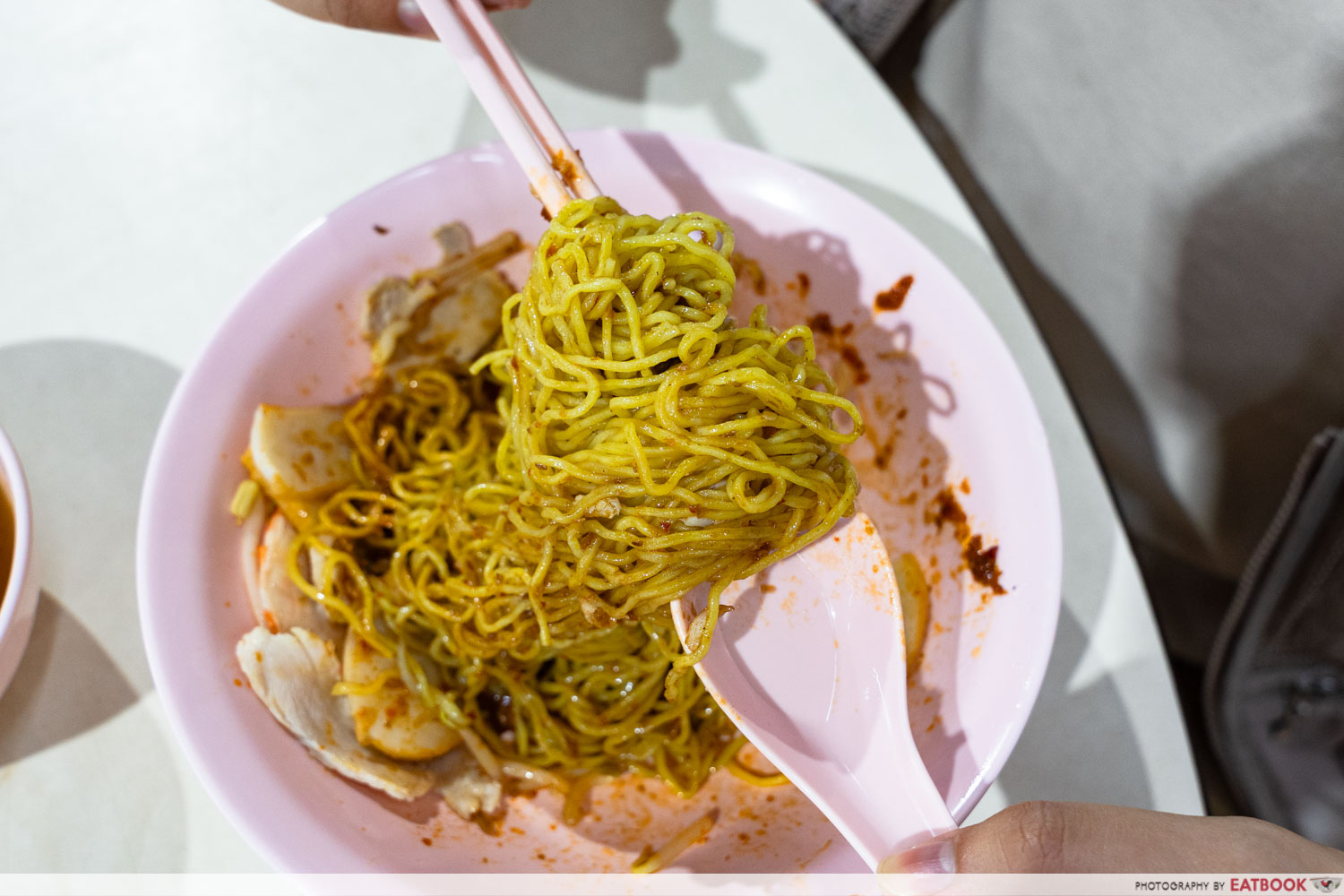lai-hiang-pork-rib-prawn-mee-small-prawn-mee-noodles-interaction