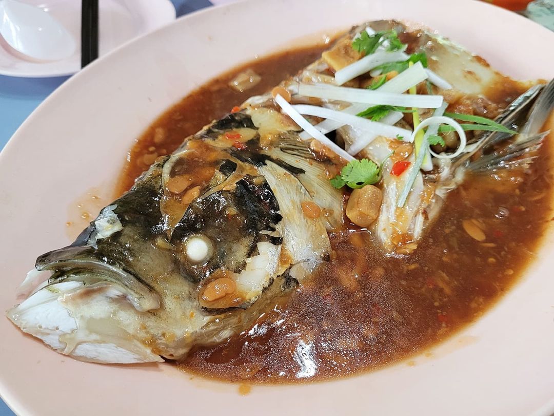 seng kee 119 steamed fish in hot sauce