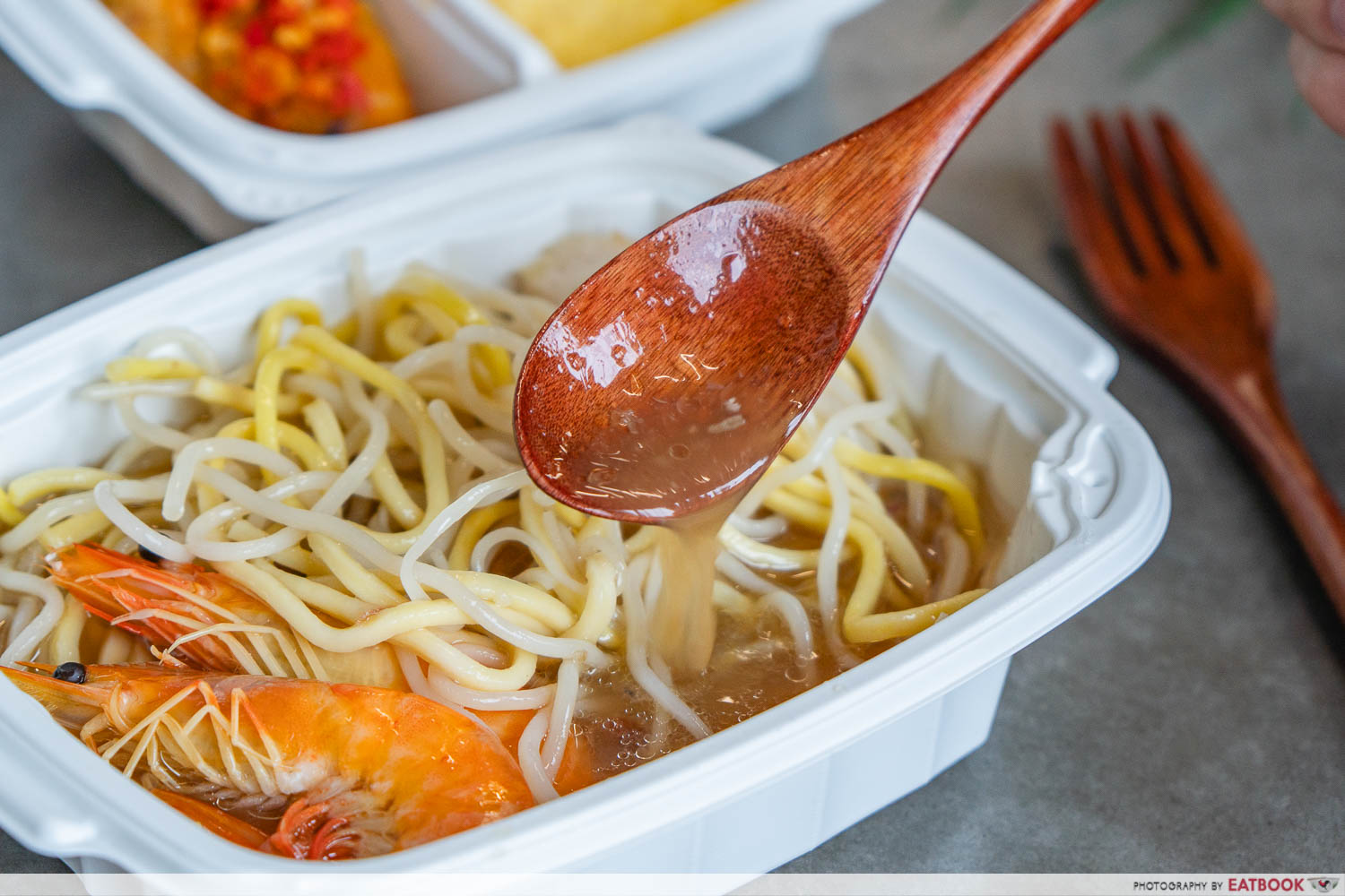 the-travelling-spoon-prawn-noodle