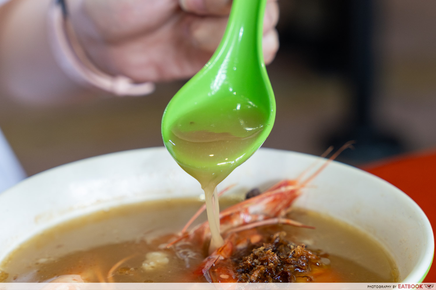 prawn-noodle-soup-pour
