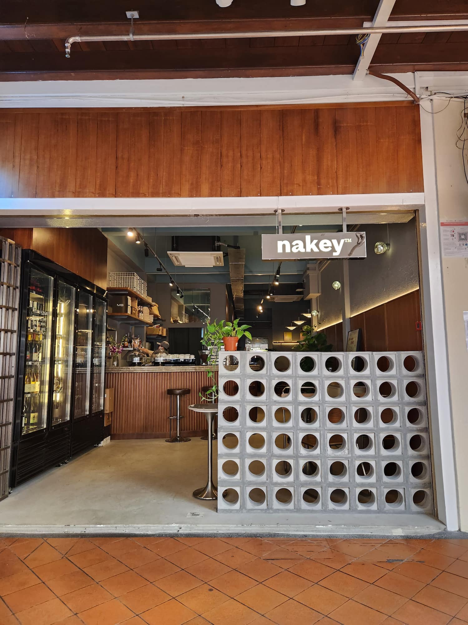 nakey-interior-ambience-storefront