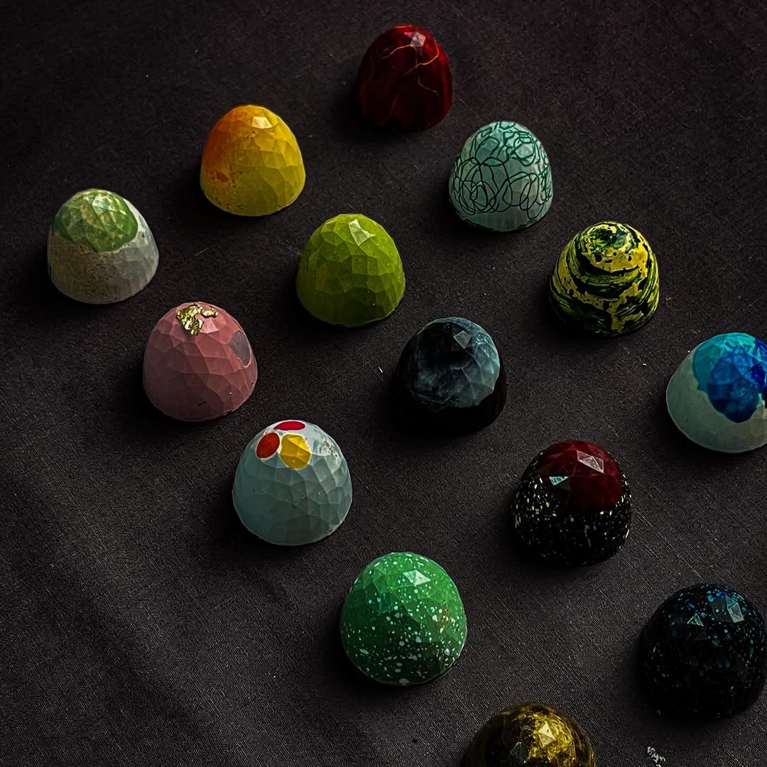 lemuel-chocolate-flatlay