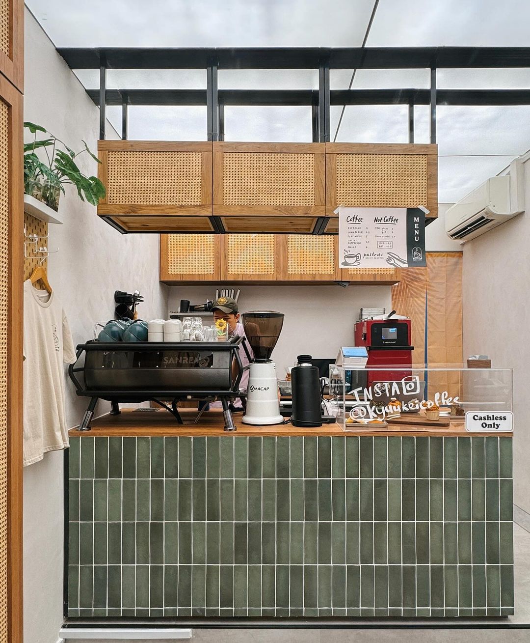 Kyuukei-Coffee-cafe-interior (5)