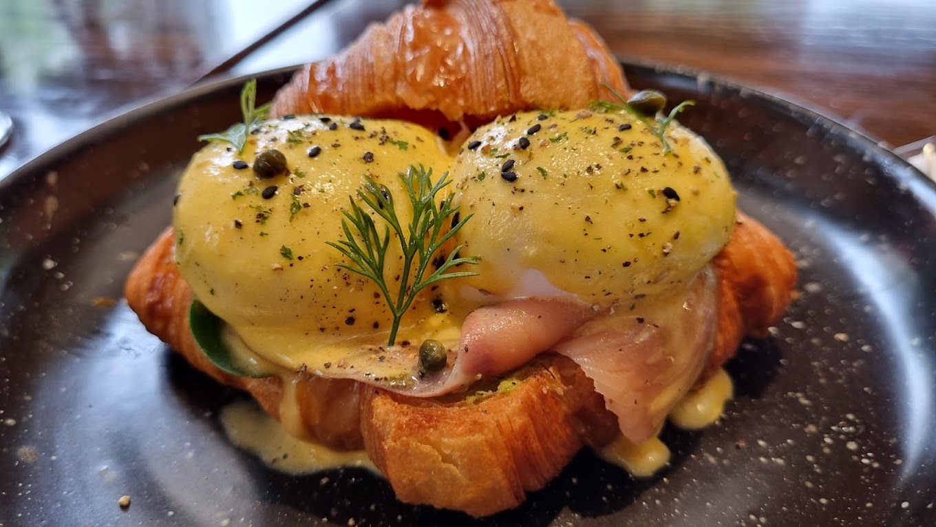 benedict-croissant-tiengna